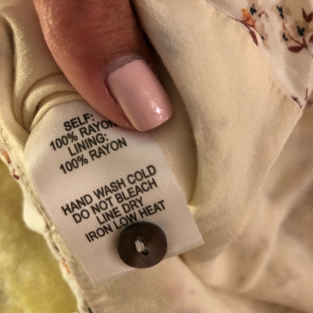Lulu’s Cream Floral Print Button-Up Ruffled Crop - Picture 14 of 14